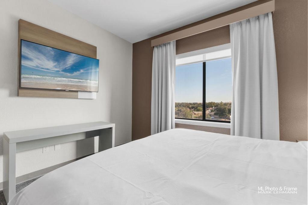 Comfort Suites Laredo Esterno foto