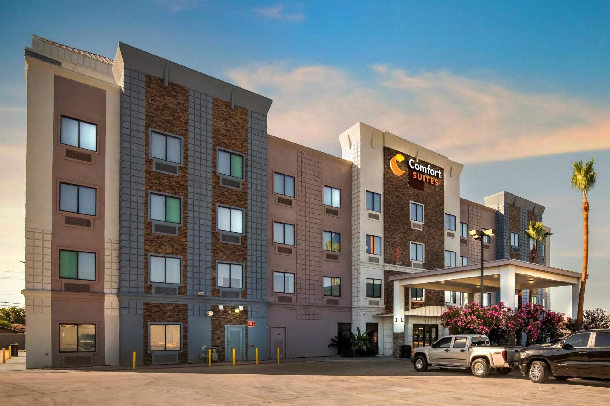 Comfort Suites Laredo Esterno foto