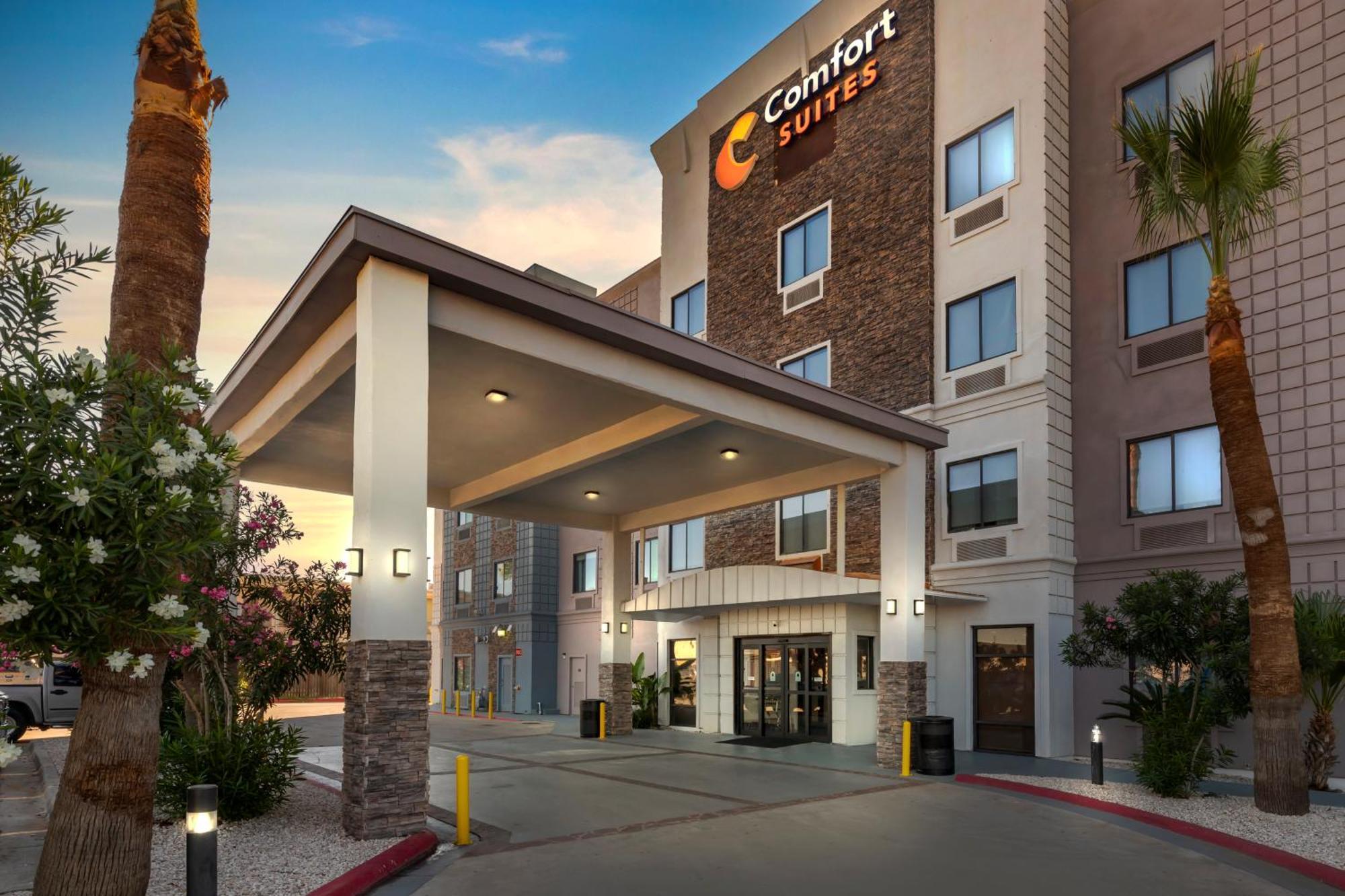 Comfort Suites Laredo Esterno foto