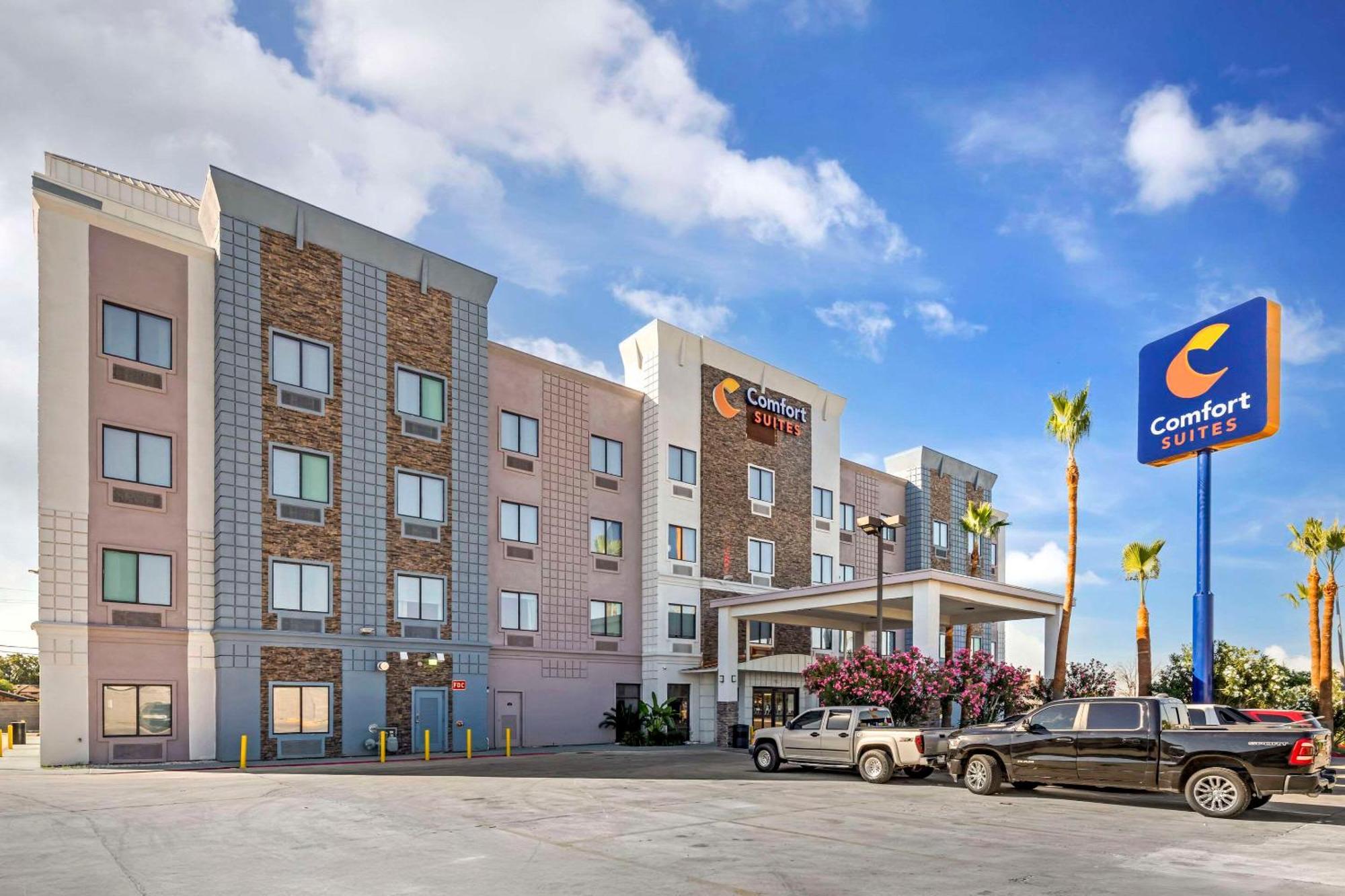 Comfort Suites Laredo Esterno foto