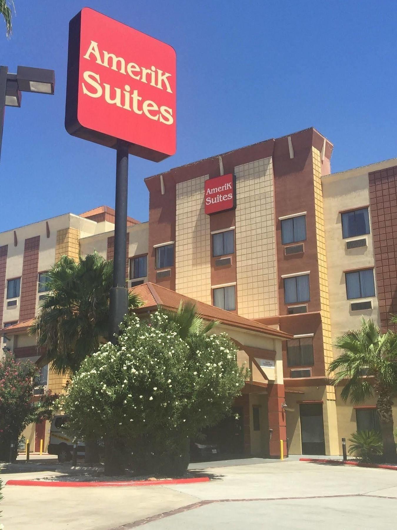 Comfort Suites Laredo Esterno foto